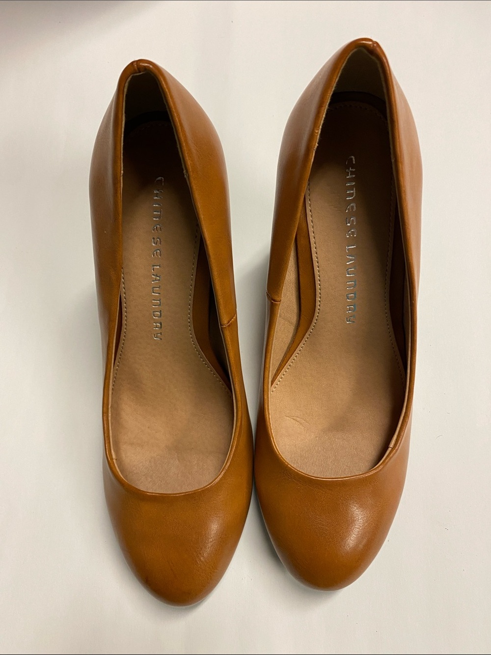Chinese Laundry Cognac Round-Toe Leather Pumps 7.5
H-1